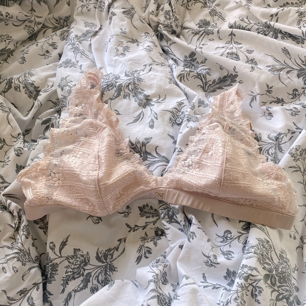 Victoria’s Secret Pink Lace Bra